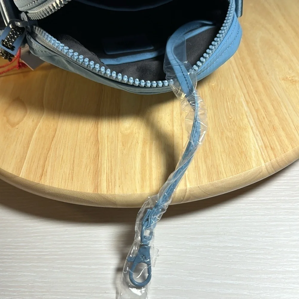 Pajar Canada Blue Nylon Sport Athleisure Crossbody Handbag Purse
